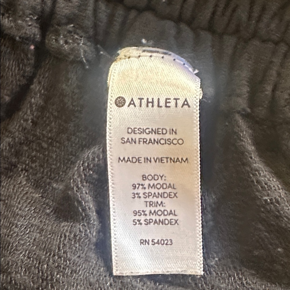 Athleta soft black long sleeve shirt w thumb holes side ruching relaxed fit - Picture 10 of 10